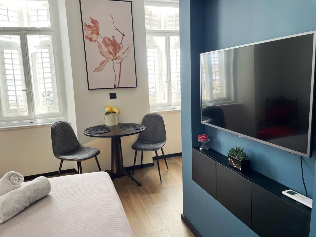 Navis City Apartments Pula Ngoại thất bức ảnh