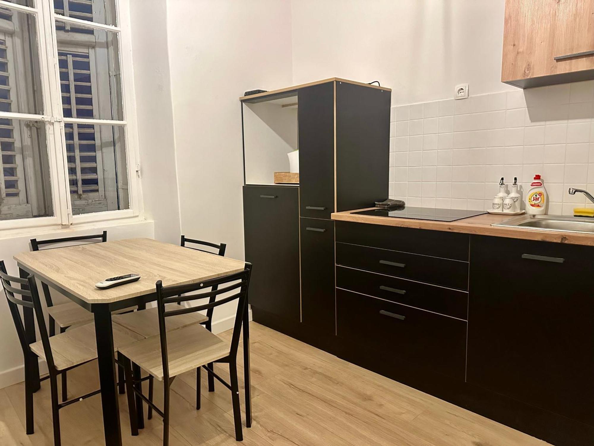 Navis City Apartments Pula Ngoại thất bức ảnh